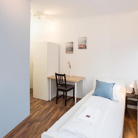 Zentral Gelegene Zimmer Mit Gemeinschaftsbad Und Kueche Nürnberg Exterior foto