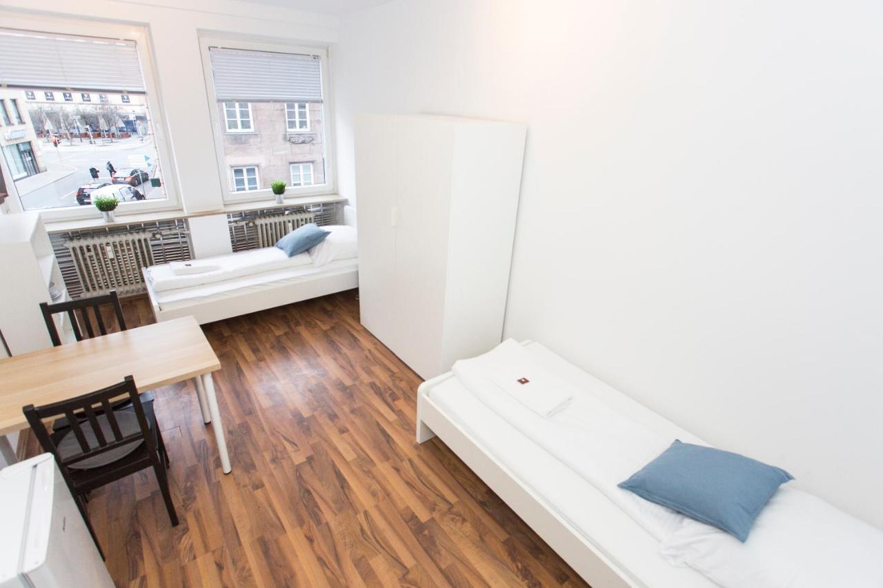 Zentral Gelegene Zimmer Mit Gemeinschaftsbad Und Kueche Nürnberg Exterior foto