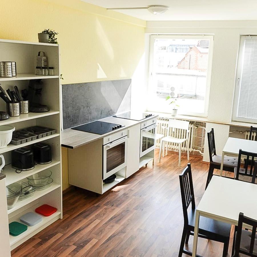 Zentral Gelegene Zimmer Mit Gemeinschaftsbad Und Kueche Nürnberg Exterior foto