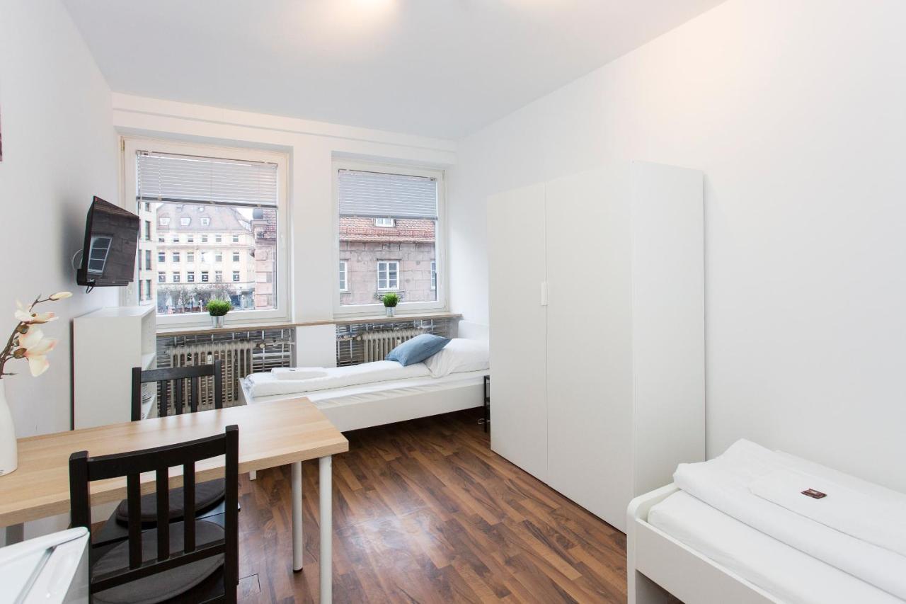 Zentral Gelegene Zimmer Mit Gemeinschaftsbad Und Kueche Nürnberg Exterior foto